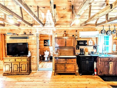 Cozy 1 - Bedroom Cabin in Cooper's Creek Area