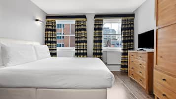 3 chambres, coffres-forts dans les chambres, fer et planche Ă repasser