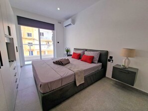 2 slaapkamers, een strijkplank/strijkijzer, wifi, beddengoed
