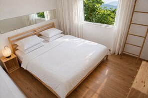 2 bedrooms, desk, iron/ironing board, free WiFi