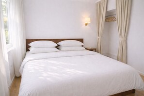 2 bedrooms, desk, iron/ironing board, free WiFi