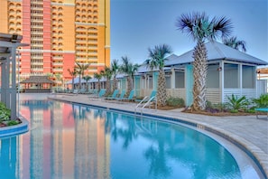 Lämmitetty uima-allas