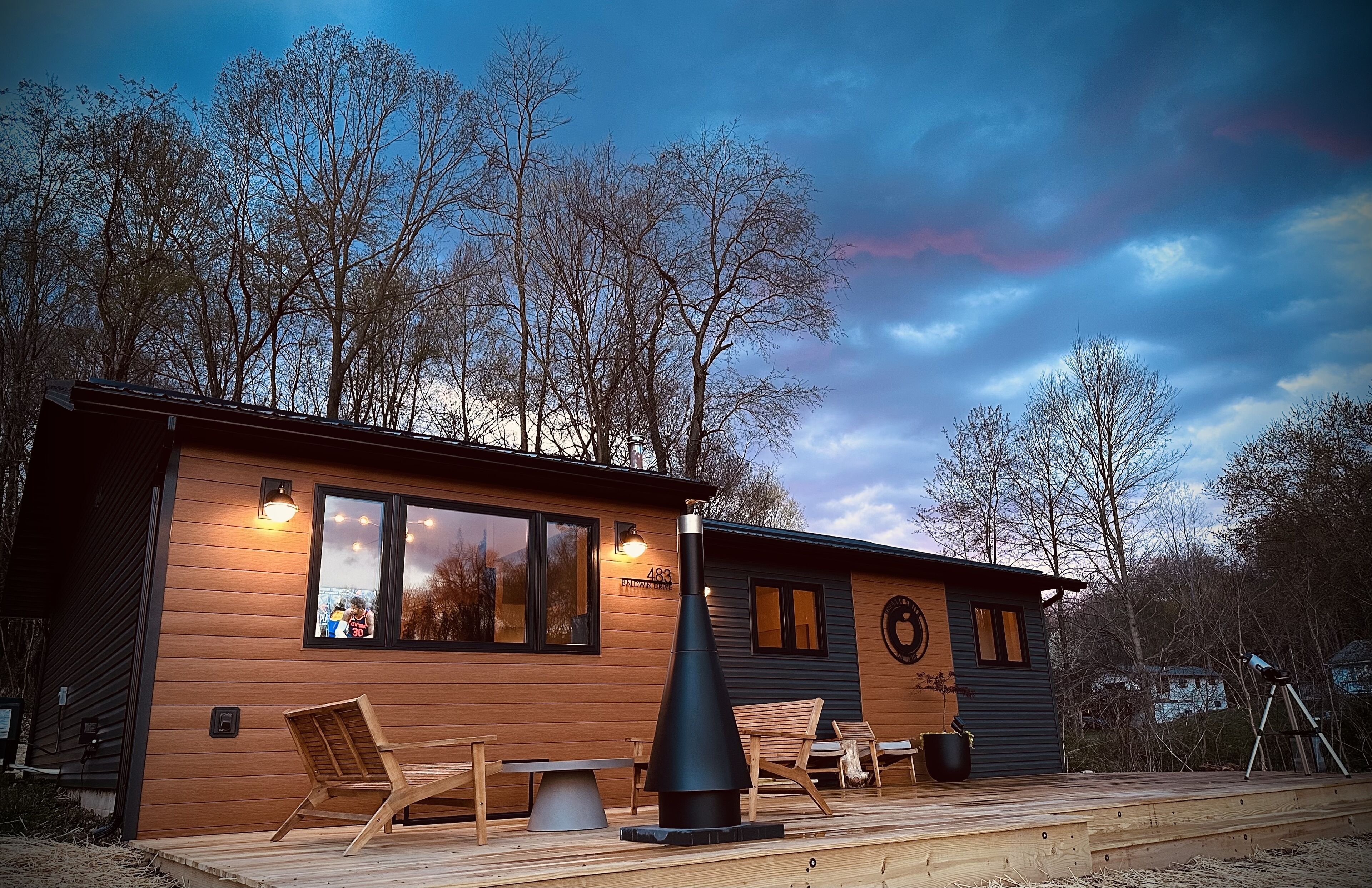 ALL NEW! Beautiful Lake View. 