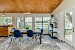 Dining - Cozy Cottage on Crooked Lake (Babson Park)