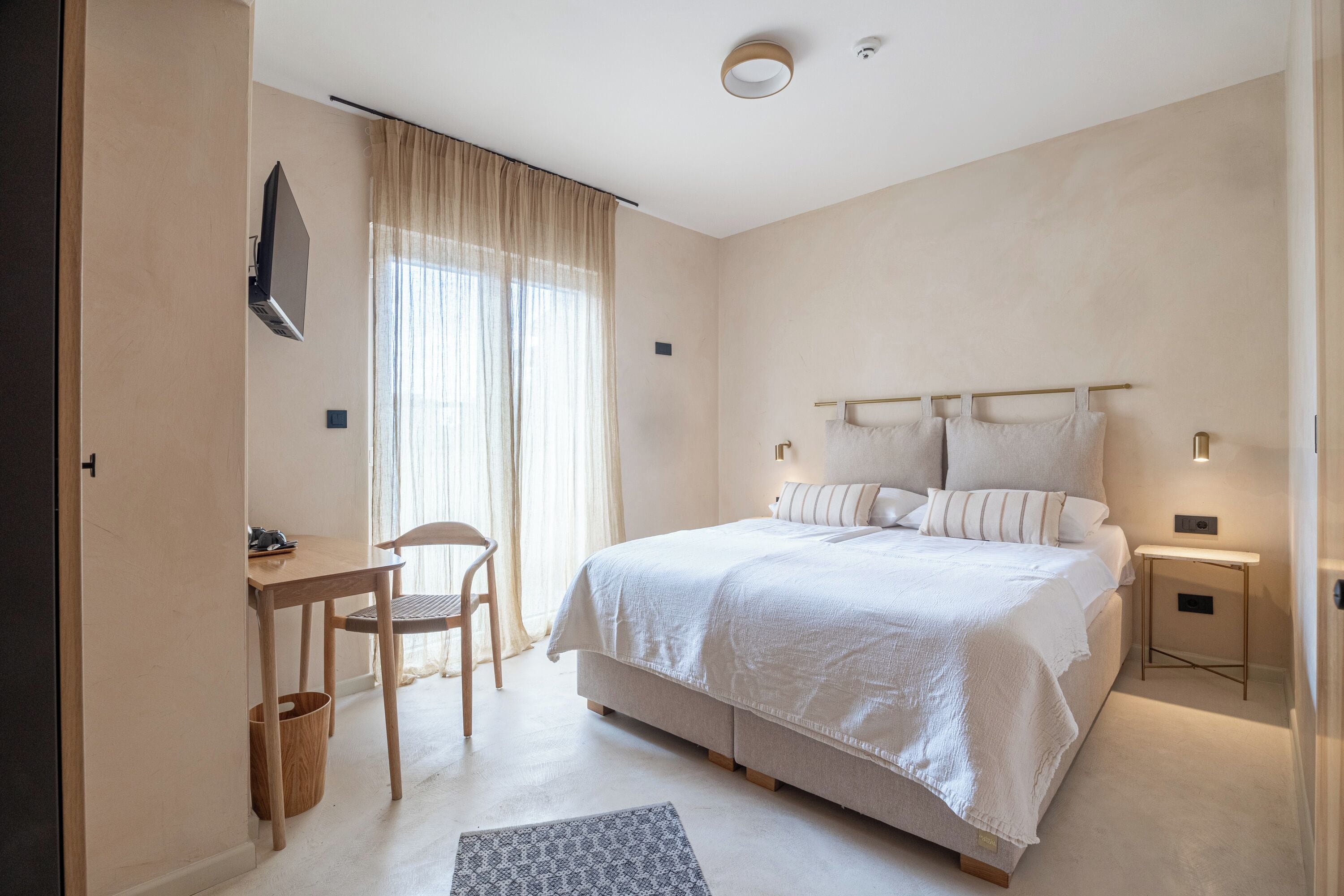 Chambre Classique | Minibar, coffres-forts dans les chambres, rideaux occultants