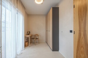Superior Room | Minibar, in-room safe, blackout drapes, soundproofing - Loor Luxury Retreat (Split)