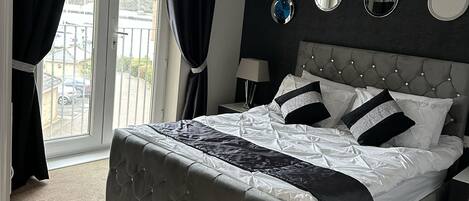 3 bedrooms, WiFi, bed sheets