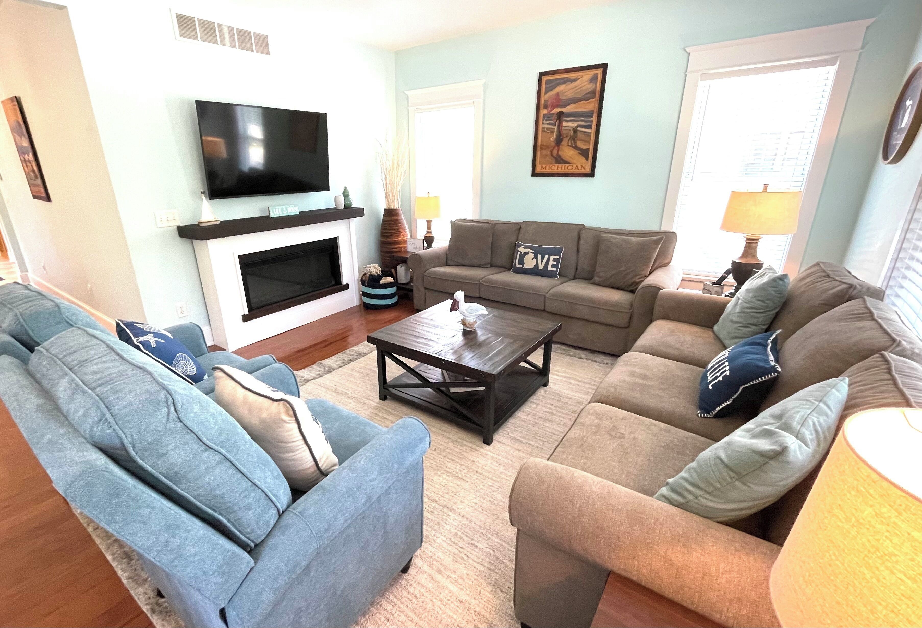 2 Blocks from South Beach & Town - Updated 5BR/3BA Home w/ Golf Cart - Sleeps 12