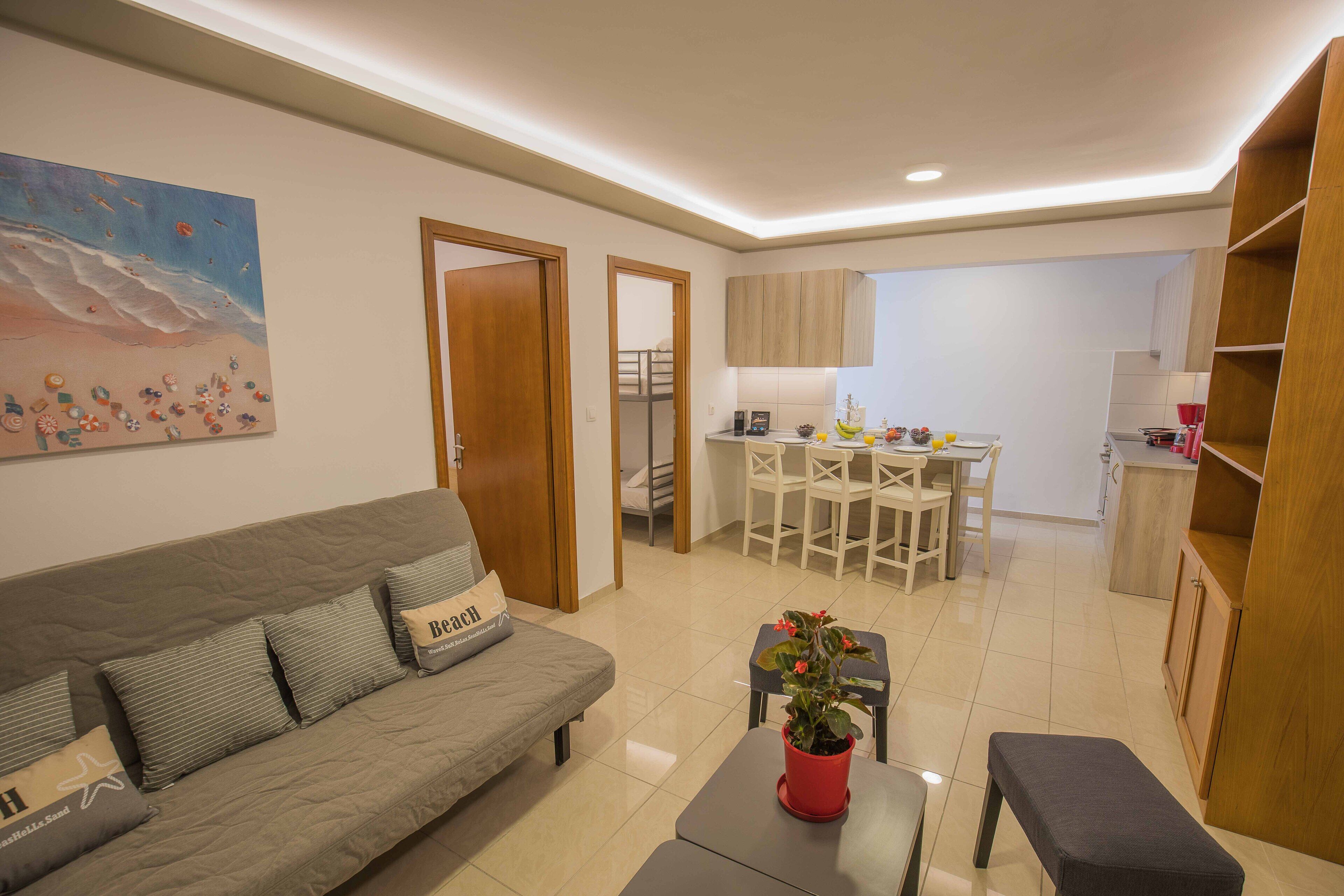 Family Suite, Multiple Beds | Living area