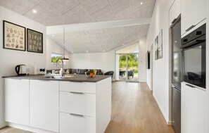 Fridge, microwave, dishwasher, coffee/tea maker
