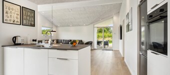 4 bedroom beach front home in Hadsund
