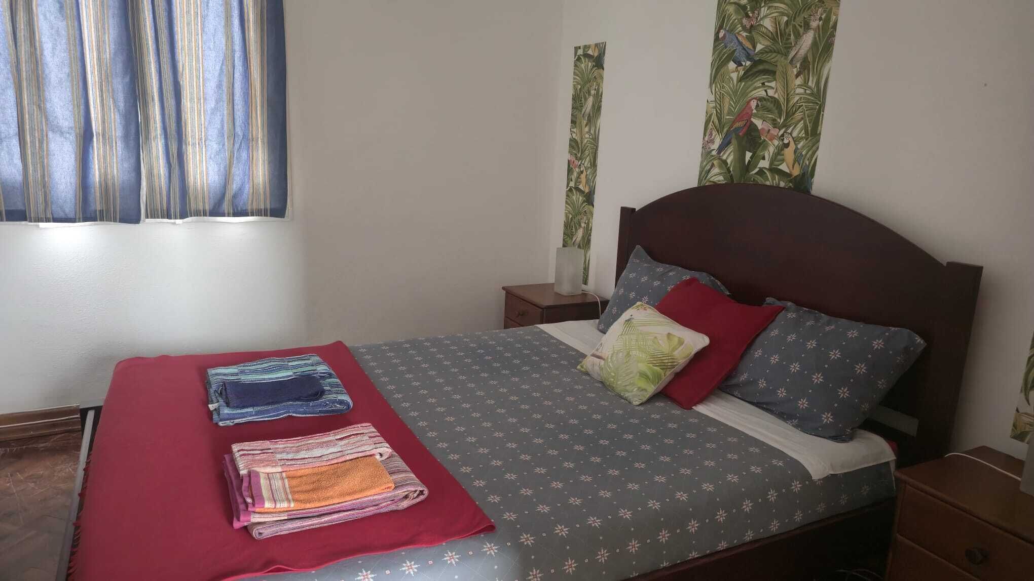 WiFi, bed sheets