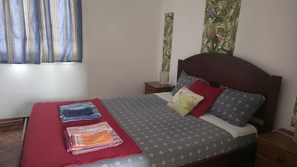 WiFi, bed sheets