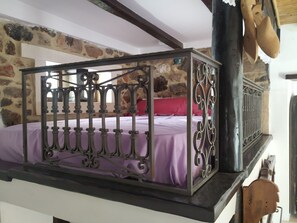 2 bedrooms, in-room safe, desk, iron/ironing board