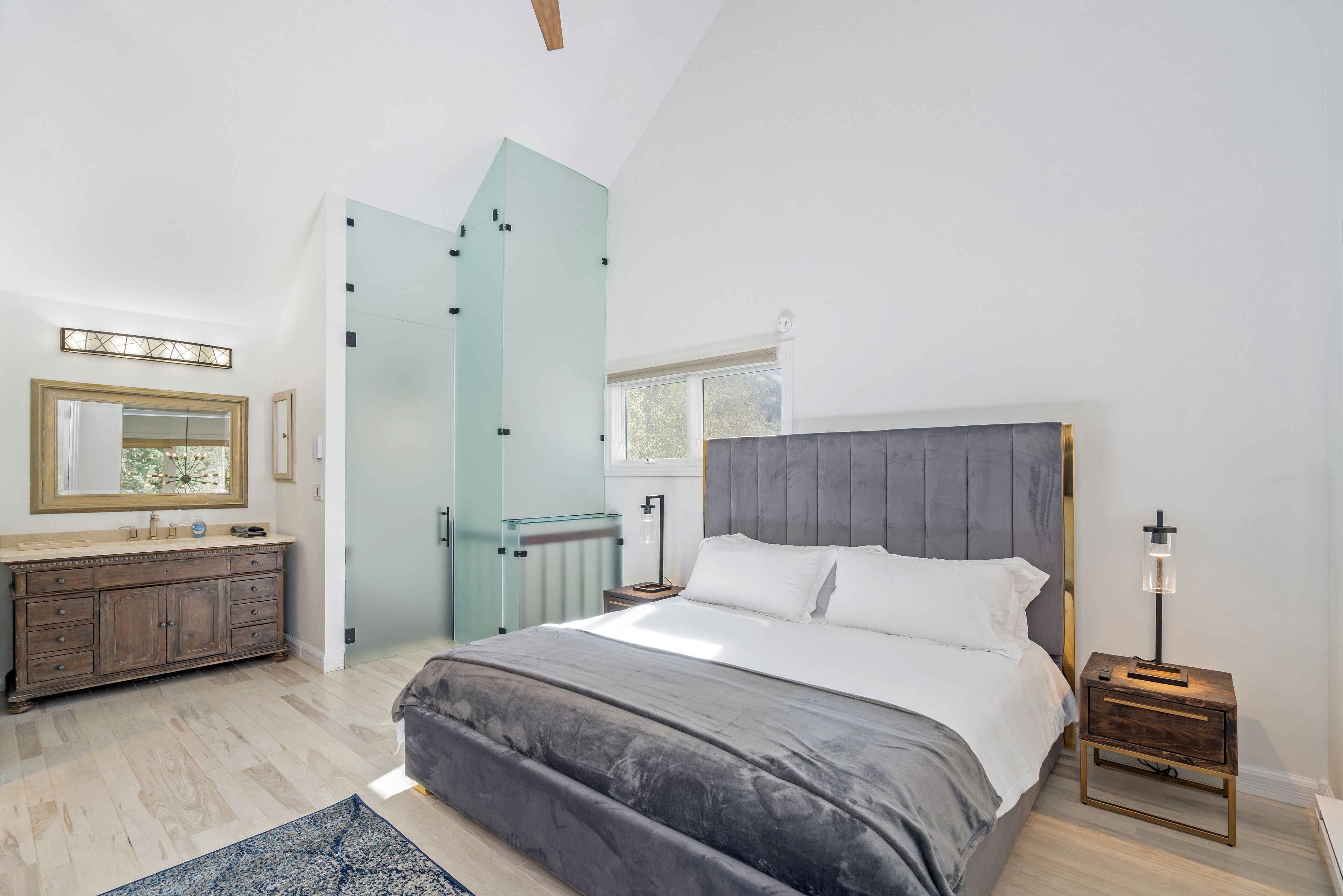 2 chambres, fer et planche à repasser, lit parapluie, Wi-Fi gratuit