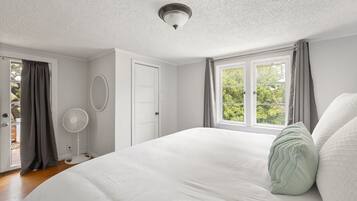 4 bedrooms, iron/ironing board, travel crib, WiFi (free)