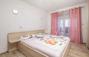 3 habitaciones, cuna de viaje, wifi gratis y ropa de cama 