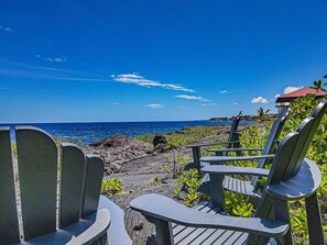 Property grounds - Pele's Paradise- Absolute Oceanfront Paradise with Air Conditioning! (Keaau)
