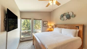 Condo (2 Bedrooms) | Property amenity