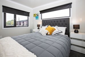 1 slaapkamer, een strijkplank/strijkijzer, gratis wifi, beddengoed