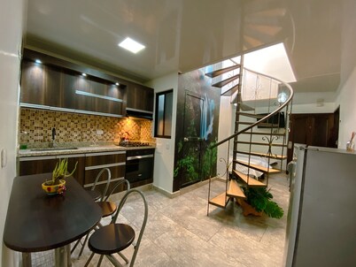 Hermoso Apartamento CON Terreza Ubicado EN EL Centro DE Pereira, Para 6 Personas