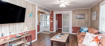 Pet-Friendly Downtown Beach Bungalow