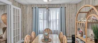 Boardwalk Bungalow | Whole House Downtown OC