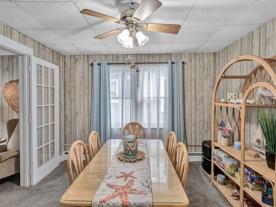 Boardwalk Bungalow | Whole House Downtown OC