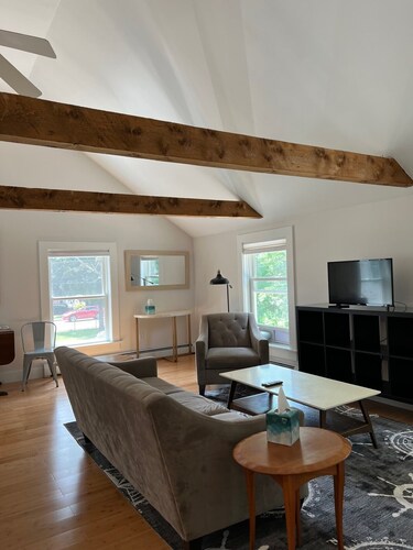 Captain's Quarters at Waldo Emerson Inn Carriage House, 2nd floor  2 bdrm/1 bath