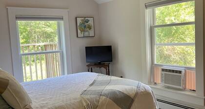 Captain's Quarters at Waldo Emerson Inn Carriage House, 2nd floor 2 bdrm/1 bath