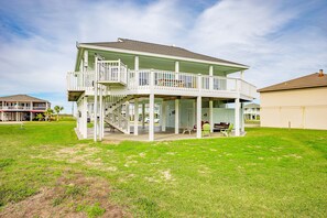 Exterior - Beach Blessing with ocean view, 3br/2bath sleeps 8 (Bolivar Peninsula)