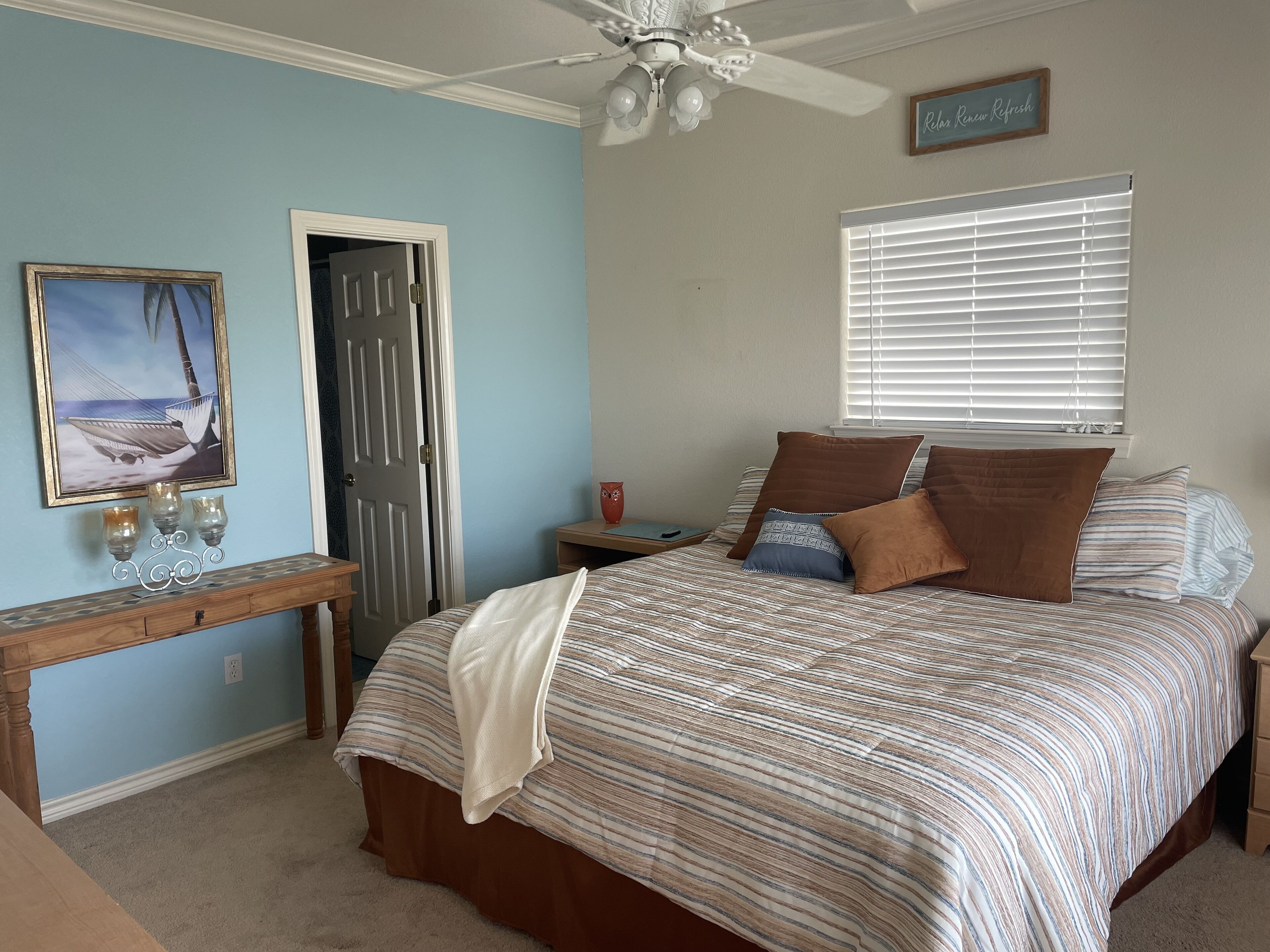 Beach Blessing with ocean view, 3br/2bath sleeps 8