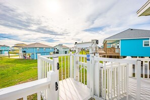 Property grounds - Beach Blessing with ocean view, 3br/2bath sleeps 8 (Bolivar Peninsula)