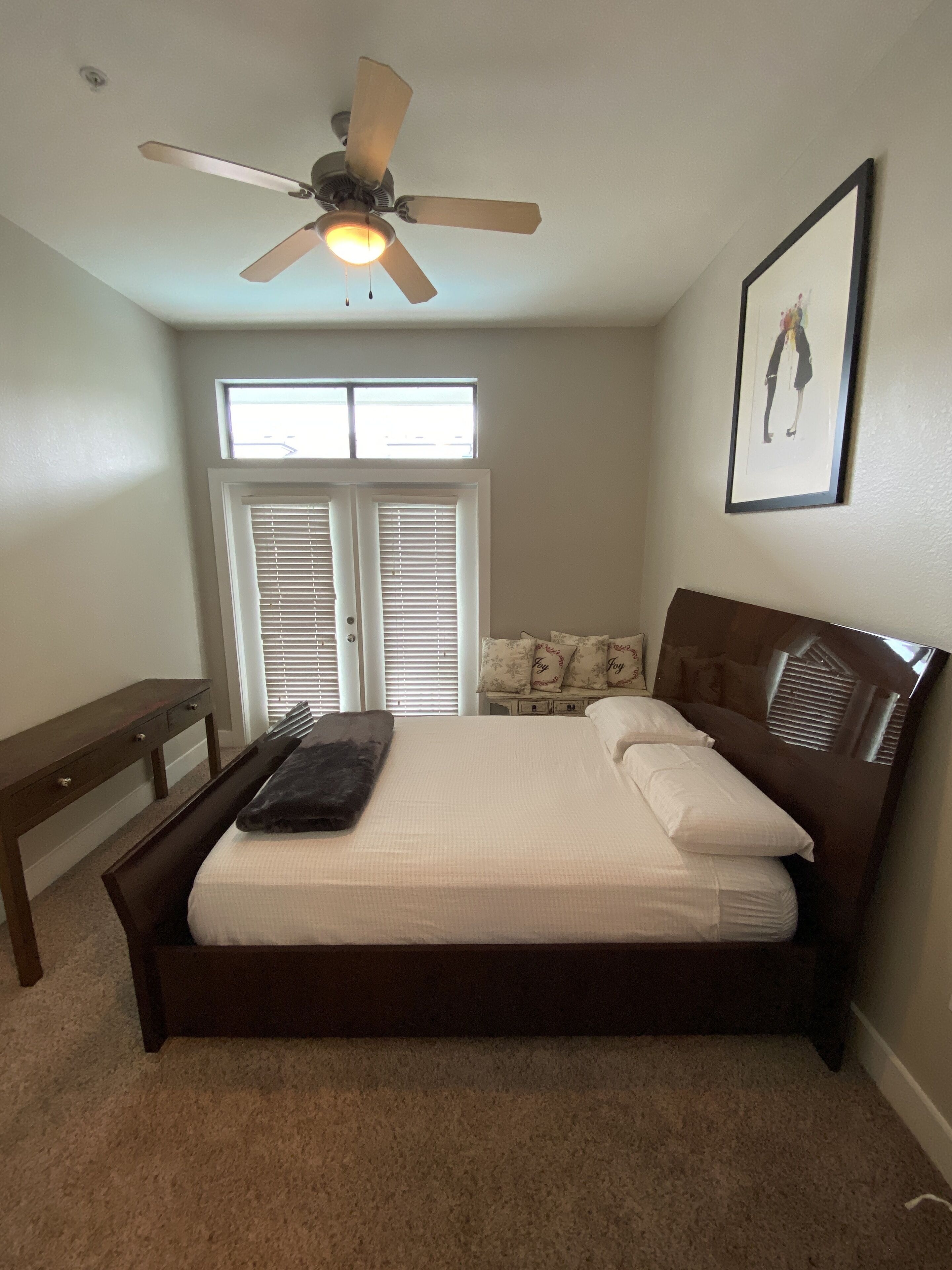 Beautiful Luxury One Bed Room