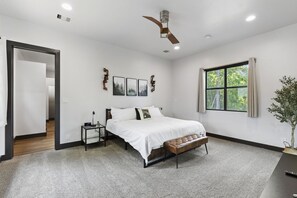 4 Schlafzimmer, Schreibtisch, Bügeleisen/Bügelbrett, kostenloses WLAN