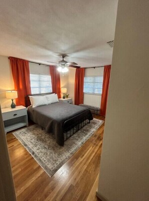 2 chambres, fer et planche Ă repasser, Wi-Fi, draps fournis