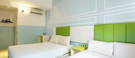 Habitación cuádruple | Sábanas de algodón egipcio, ropa de cama de alta calidad, caja fuerte
