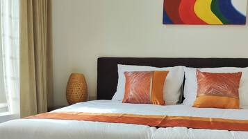 Desk, laptop workspace, soundproofing, free WiFi