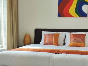 Desk, laptop workspace, soundproofing, free WiFi