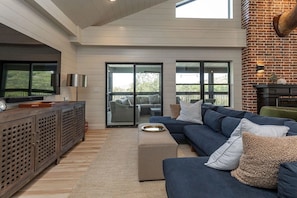 Smart TV, fireplace, video games