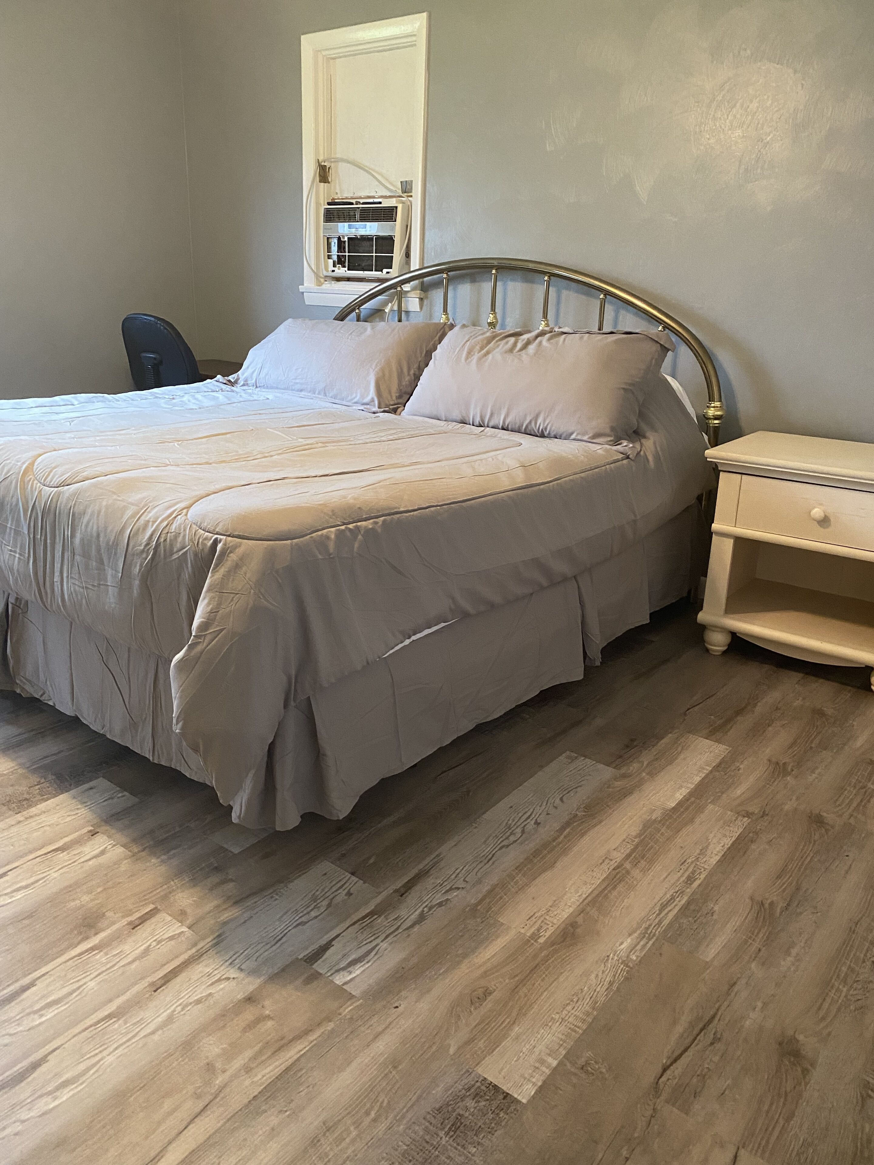 NEW!! "Sail away" in our cozy, family friendly home! Convenient location!