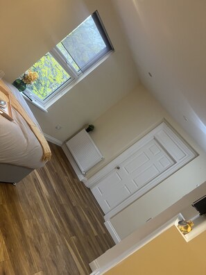 Interior - Large Modern Studio Flat (London)