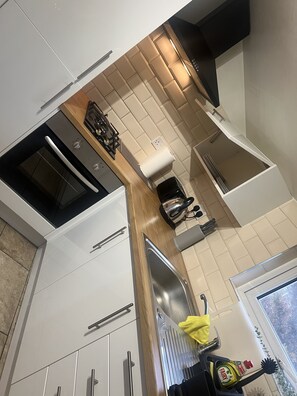 Private kitchen - Large Modern Studio Flat (London)