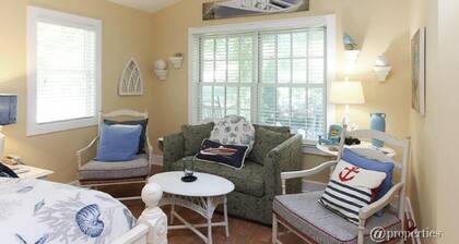 Charming New Buffalo Cottage