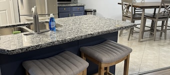 Cozy 3 bedroom near the water at Ross Barnett Reservoir & shopping & dining