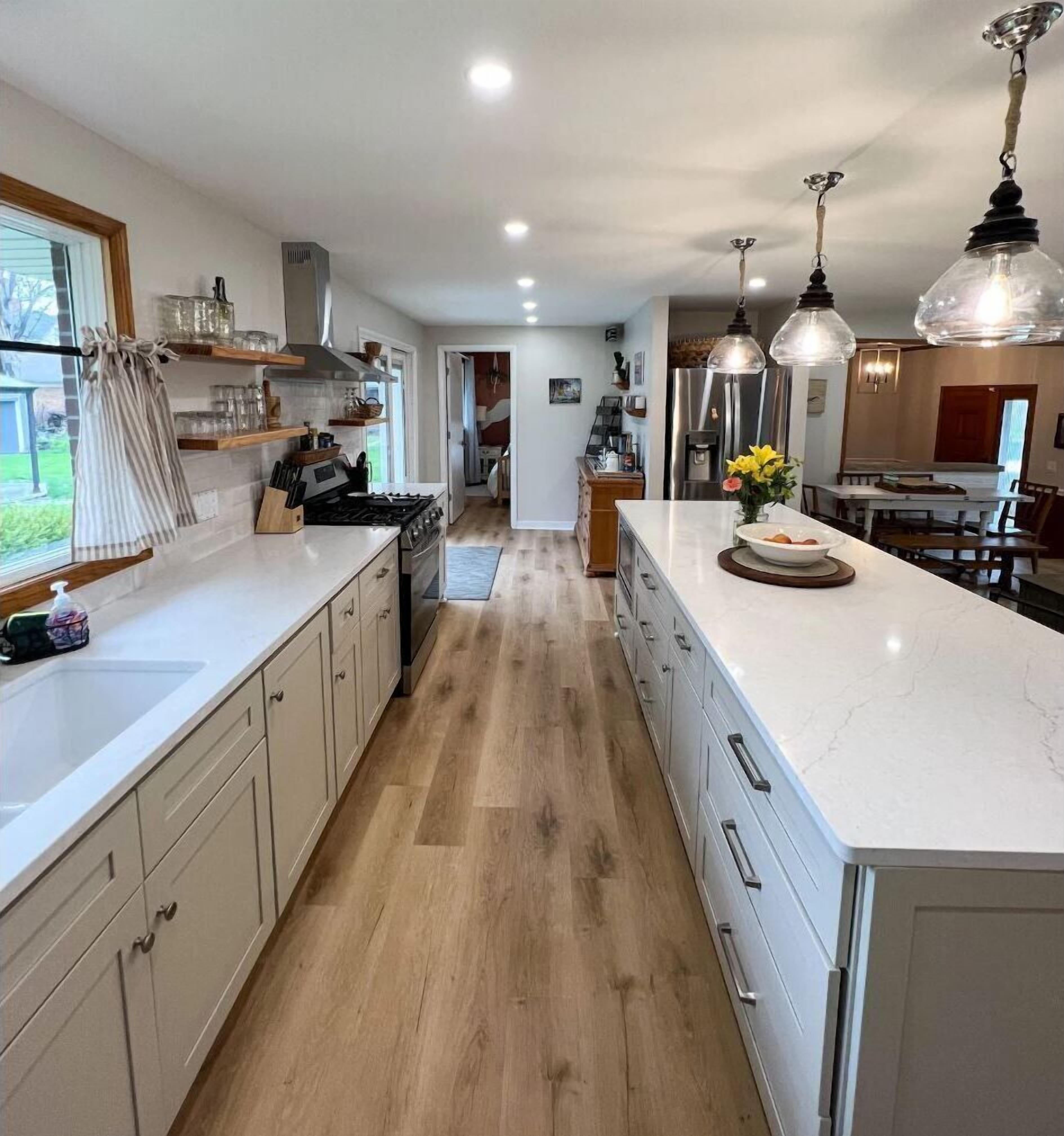 Riverview House: 13 miles to Niagara Falls and 12 miles to Buffalo 