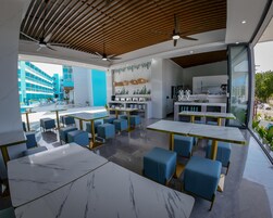 Breakfast, lunch and dinner served