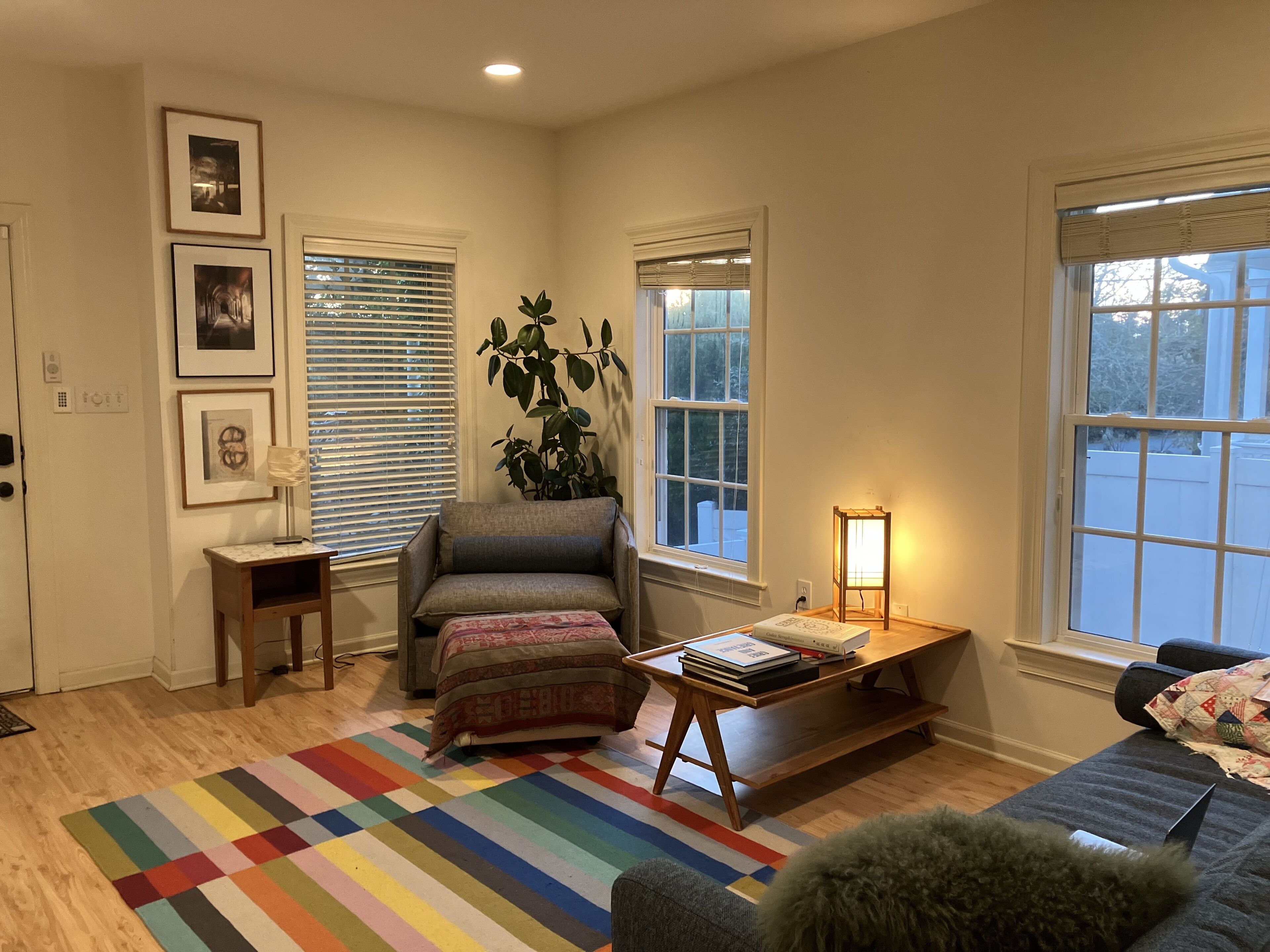 3 bdrm home with lots of space, 15 min walk through Nature Conservancy to beach