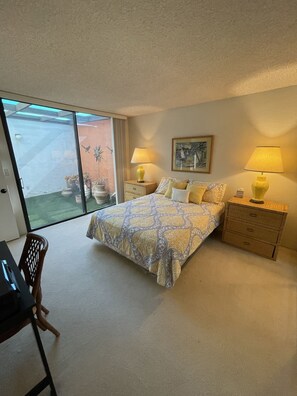 2 bedrooms, desk, free WiFi, bed sheets