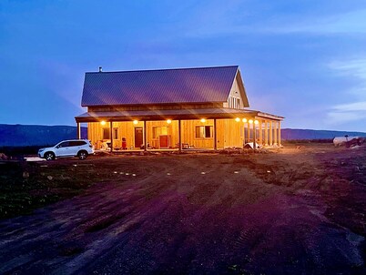 Brand new Cabin! Hot tub, fire pit, large porch, space for families, views.